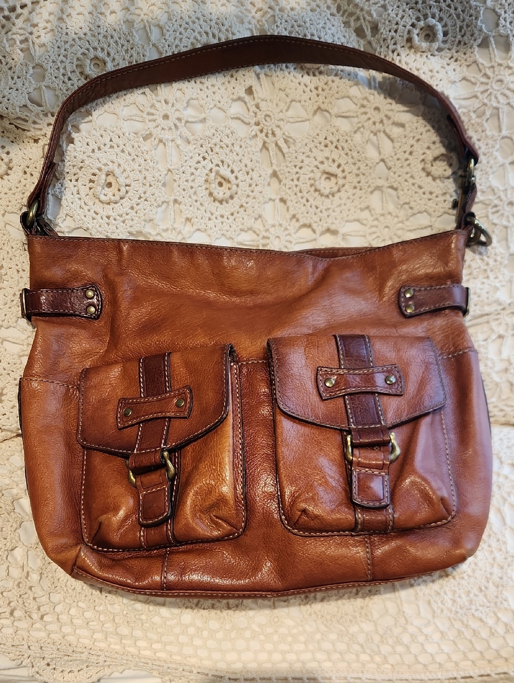 Fossil Chestnut Brown Leather Shoulder Bag with Dual Front Pockets